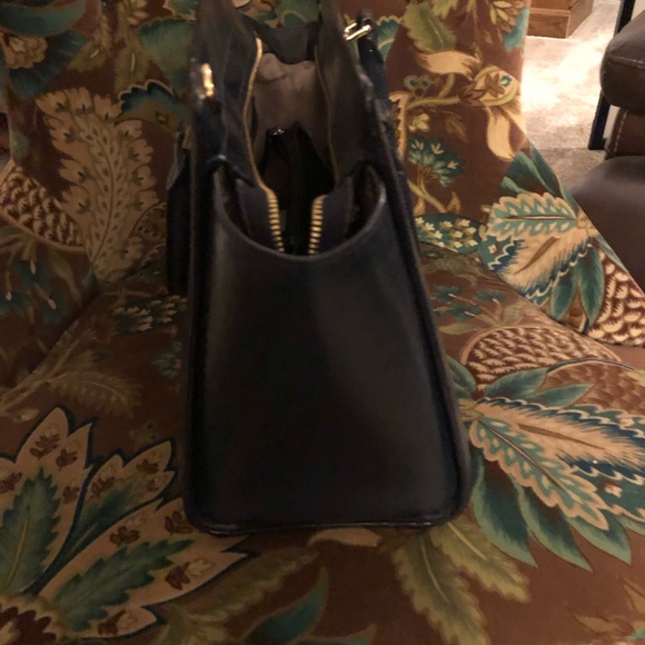 Classy Michael Kors Handbag Deep Blue - Picture 4 of 8